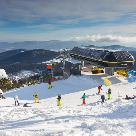 Czarna Gora 317 3* シェンナ